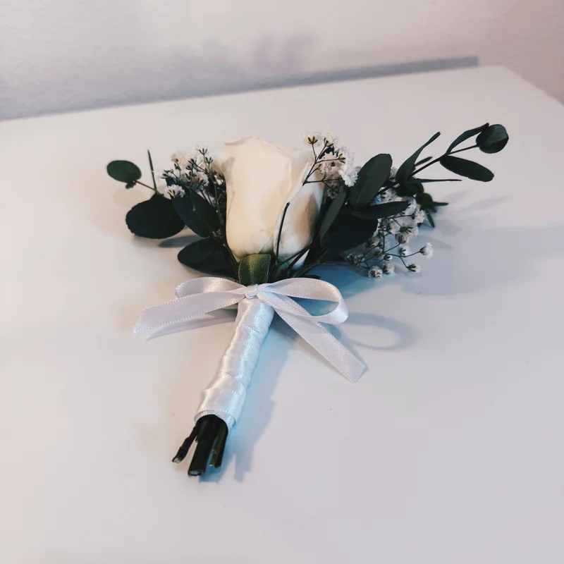 Classic White Boutonnière - Premium flower arrangement | Gemma Flowers