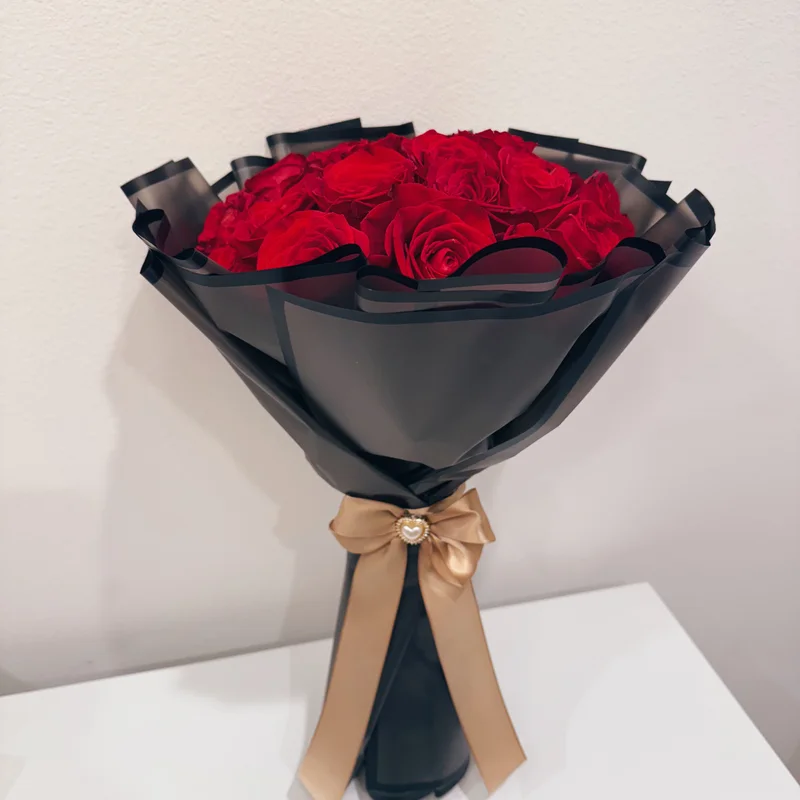 Noir Romance - Premium flower arrangement | Gemma Flowers